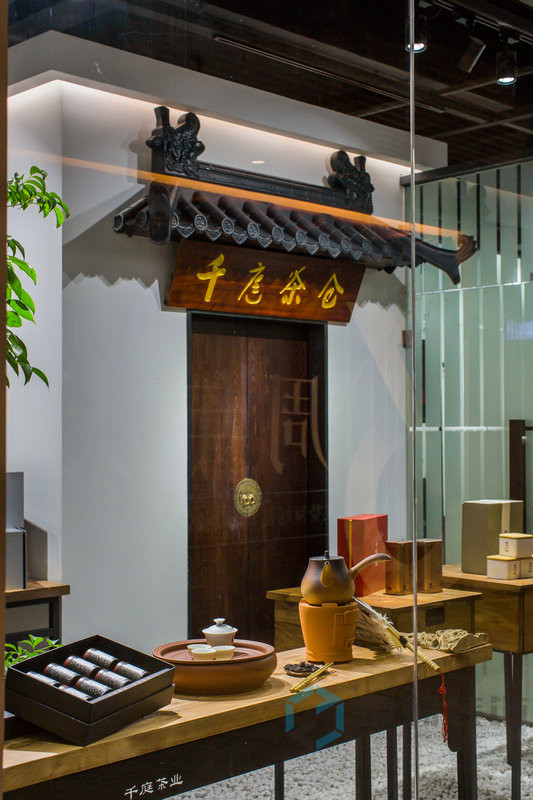 100平千庭單從店面裝修